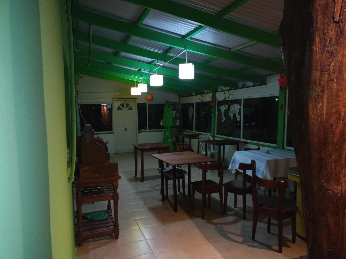 Hotel Complejo Aloha Puerto Pirámides Exterior foto